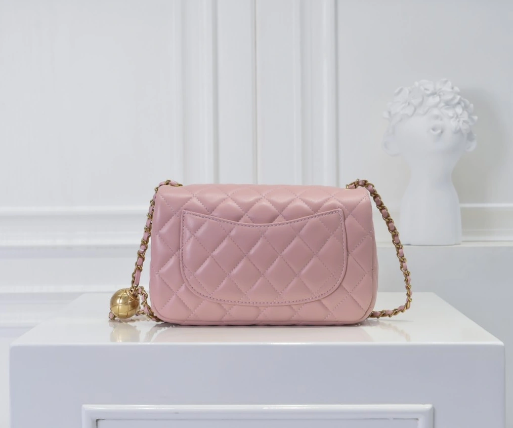 Chanel AAA Quality Messenger Bags Bright 2048
