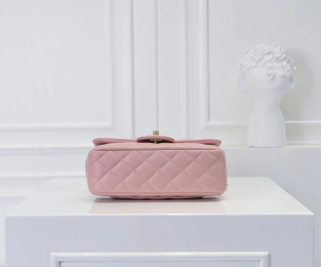 Chanel AAA Quality Messenger Bags Bright 2048