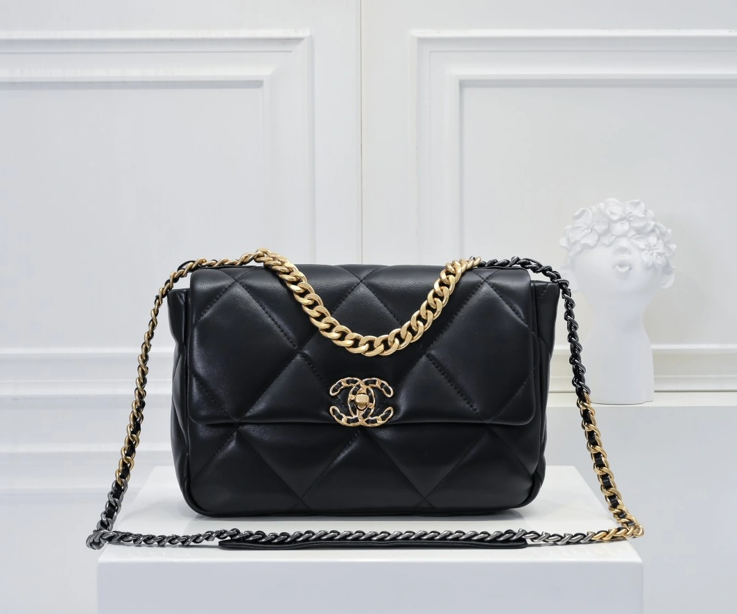 Chanel AAA Quality Messenger Bags EasyMatch 3452