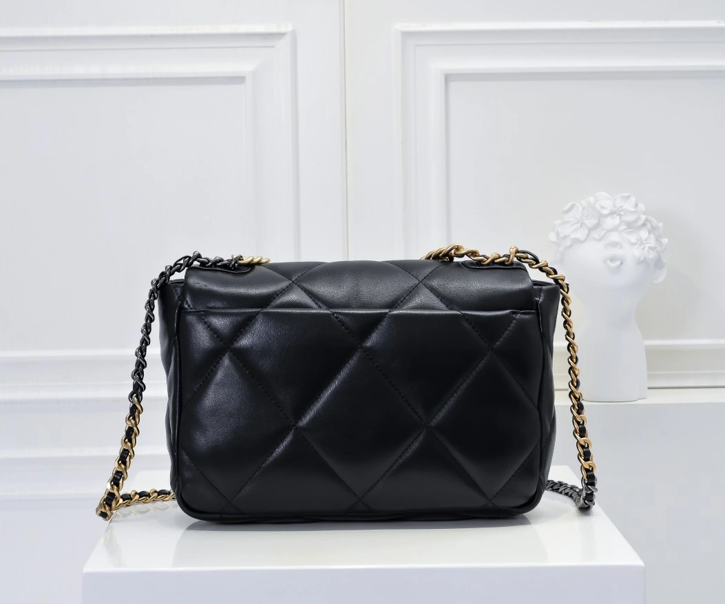 Chanel AAA Quality Messenger Bags EasyMatch 3452