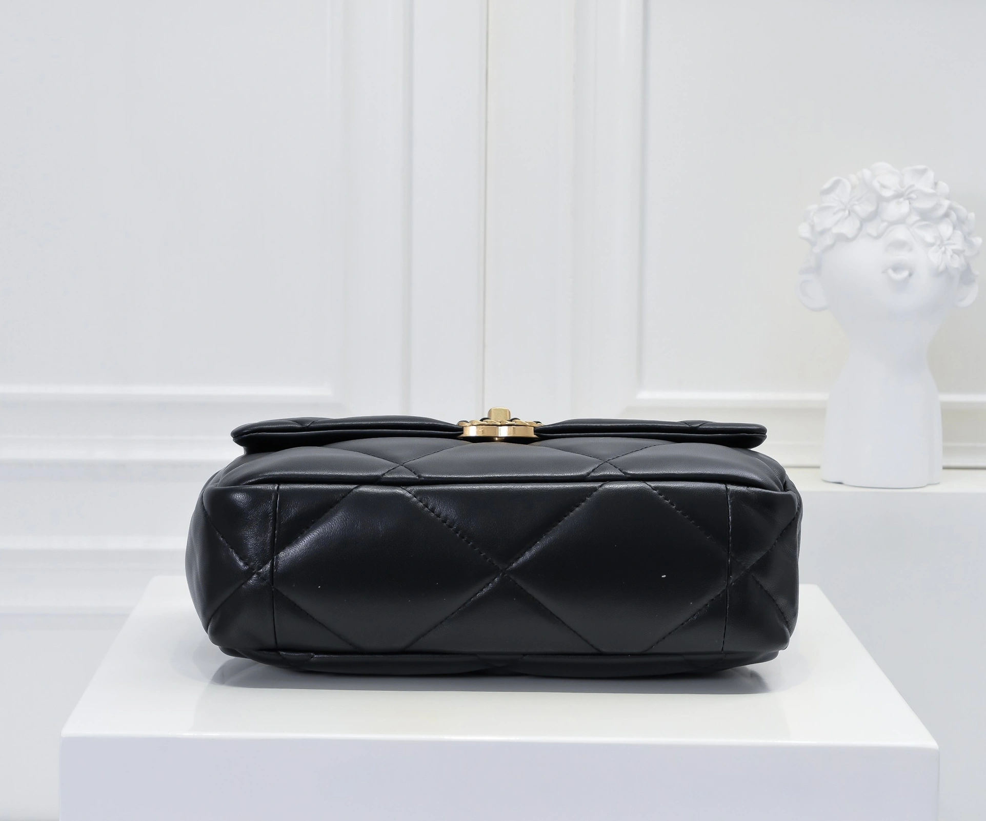 Chanel AAA Quality Messenger Bags EasyMatch 3452