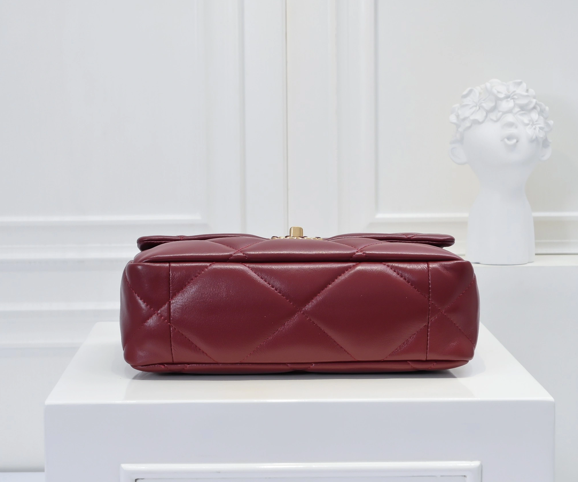 Chanel AAA Quality Messenger Bags Elegant 3982