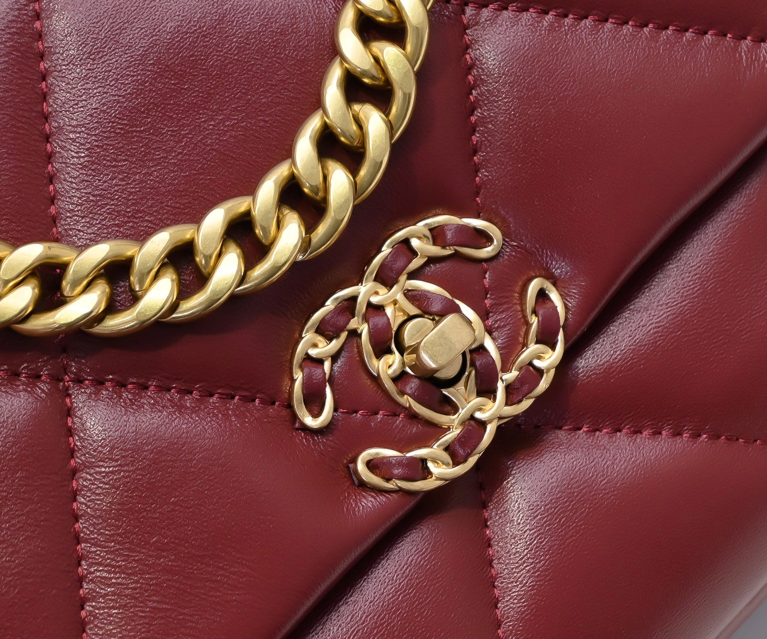 Chanel AAA Quality Messenger Bags Elegant 3982