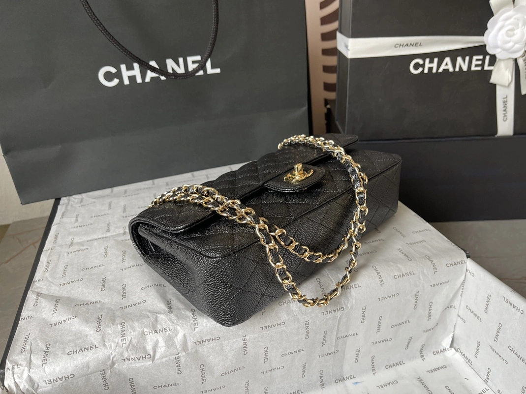 Chanel AAA Quality Messenger Bags For Women Affordable 1891