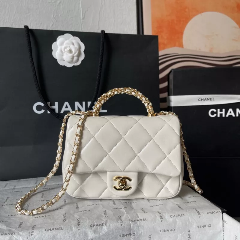 Chanel AAA Quality Messenger Bags For Women Affordable 2387