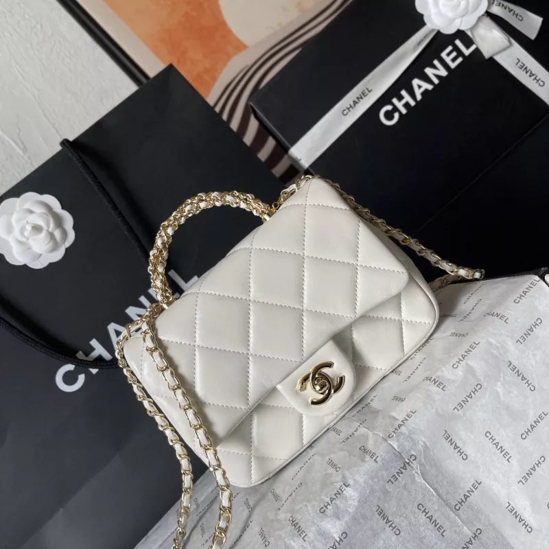 Chanel AAA Quality Messenger Bags For Women Affordable 2387