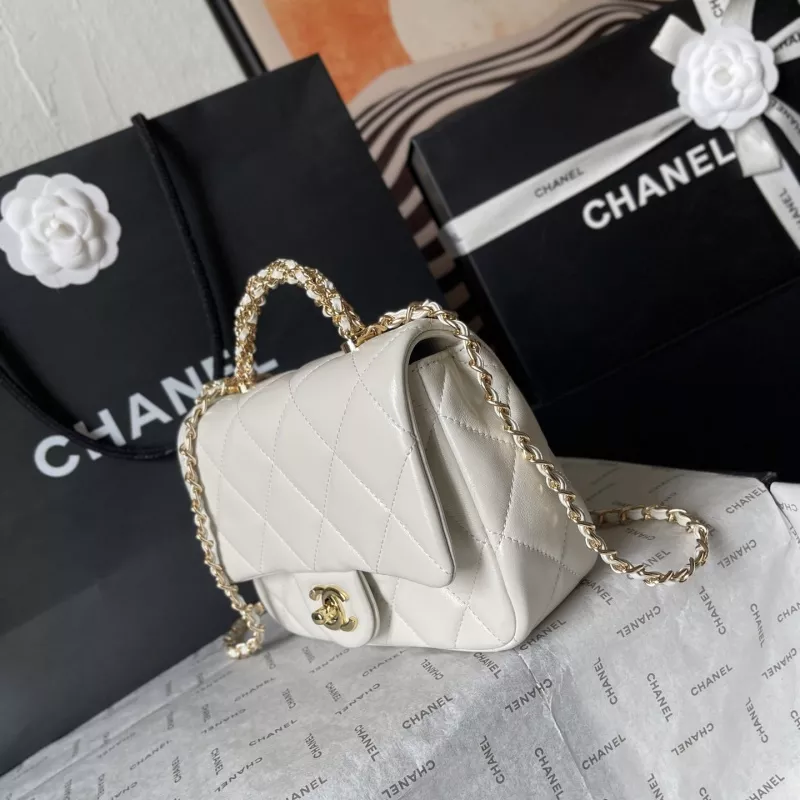 Chanel AAA Quality Messenger Bags For Women Affordable 2387