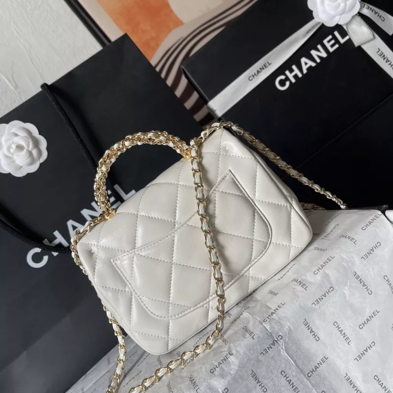 Chanel AAA Quality Messenger Bags For Women Affordable 2387