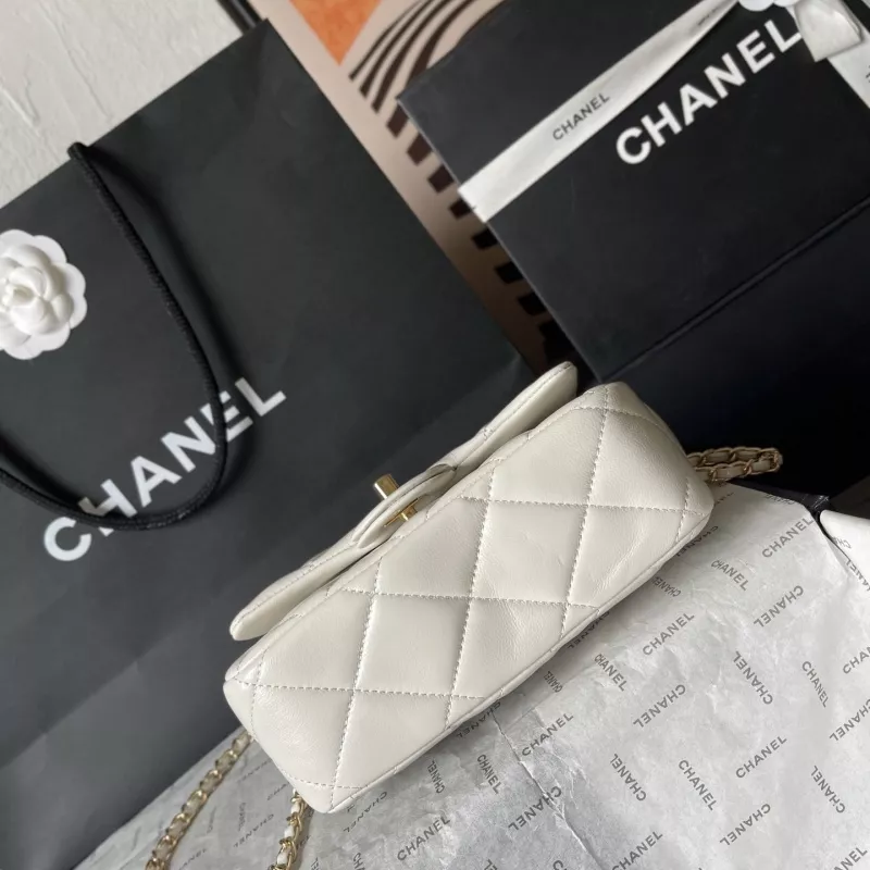 Chanel AAA Quality Messenger Bags For Women Affordable 2387
