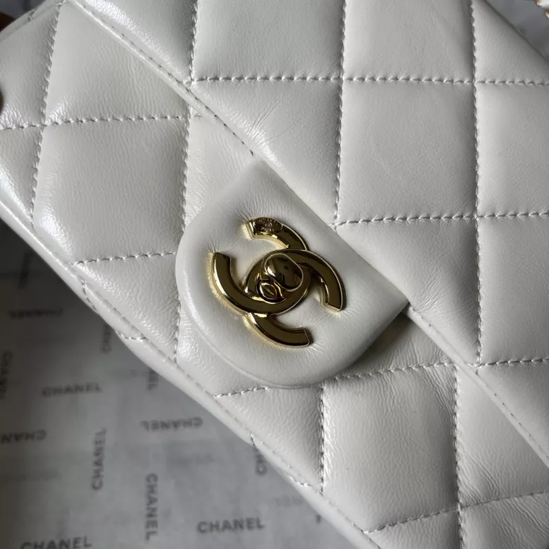 Chanel AAA Quality Messenger Bags For Women Affordable 2387