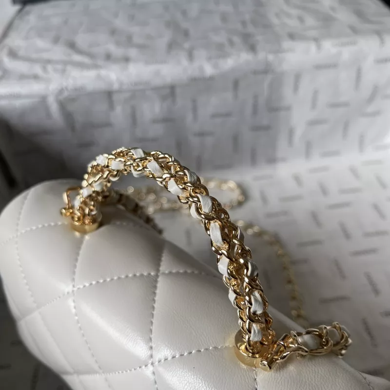 Chanel AAA Quality Messenger Bags For Women Affordable 2387