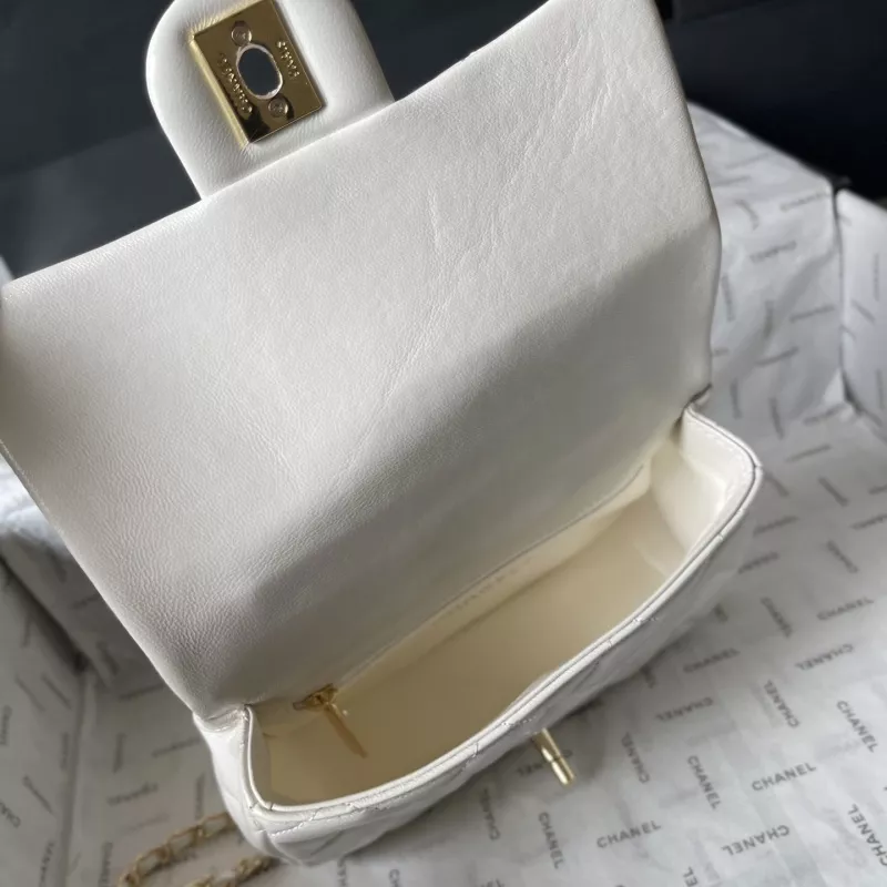 Chanel AAA Quality Messenger Bags For Women Affordable 2387