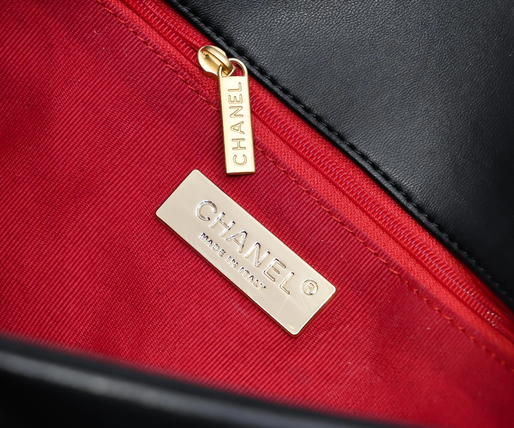 Chanel AAA Quality Messenger Bags For Women AllSeason 1034