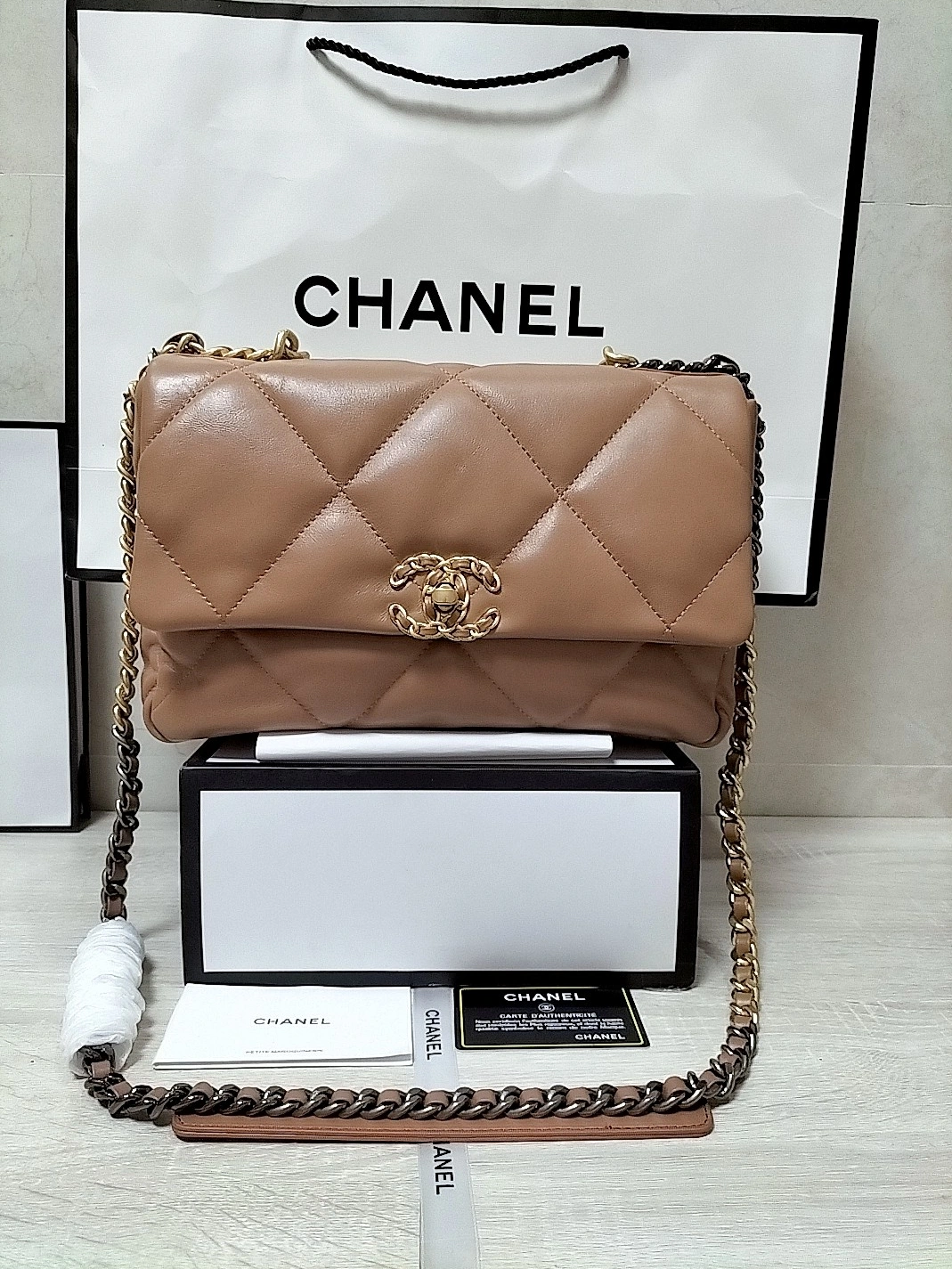 Chanel AAA Quality Messenger Bags For Women AllSeason 3859