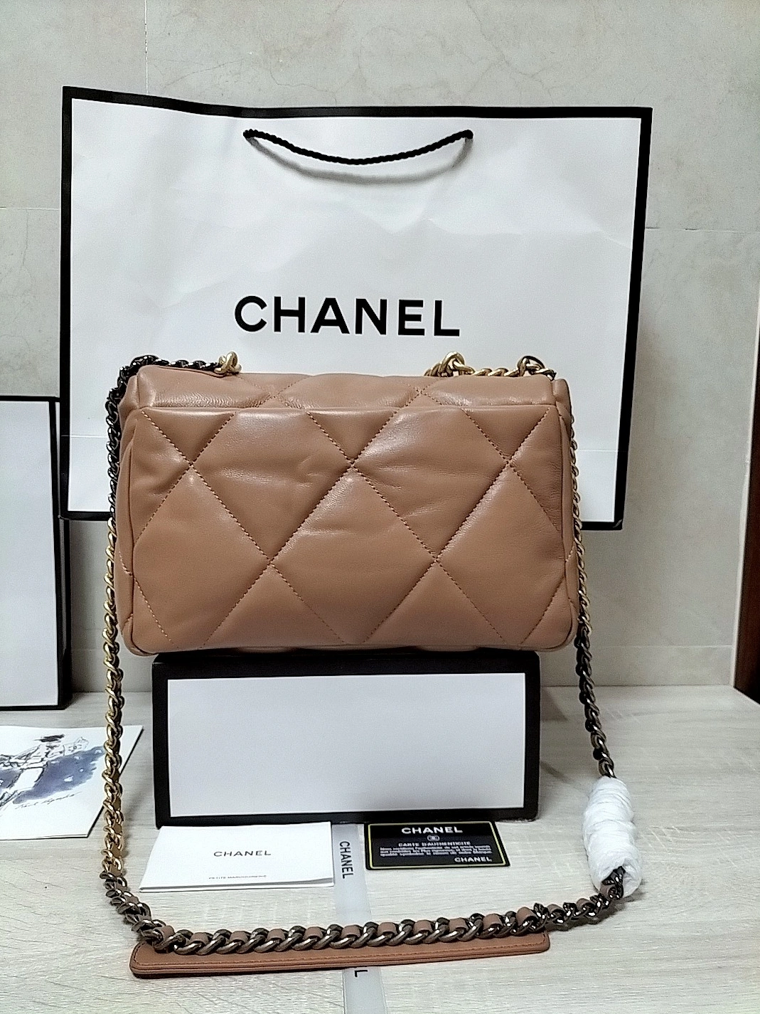 Chanel AAA Quality Messenger Bags For Women AllSeason 3859