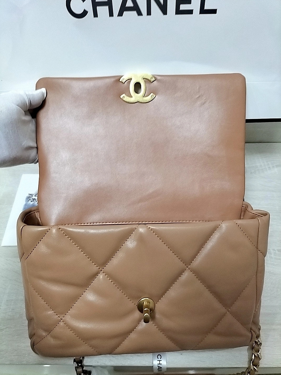 Chanel AAA Quality Messenger Bags For Women AllSeason 3859