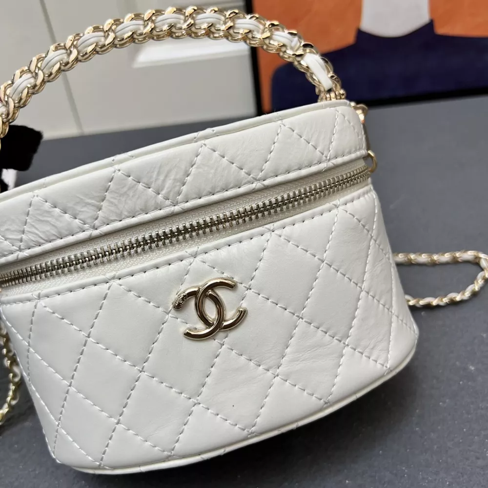 Chanel AAA Quality Messenger Bags For Women AllSeason 5260