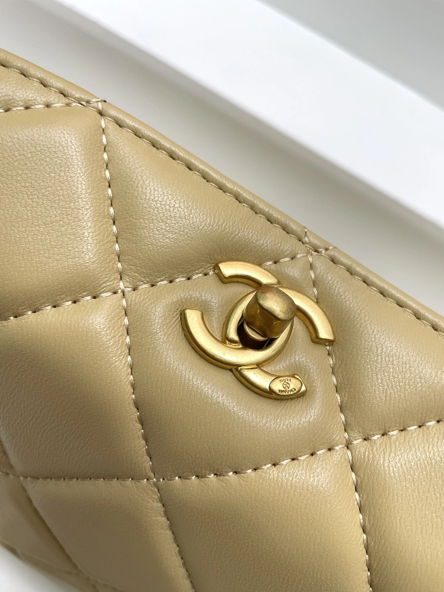 Chanel AAA Quality Messenger Bags For Women AllSeason 6537