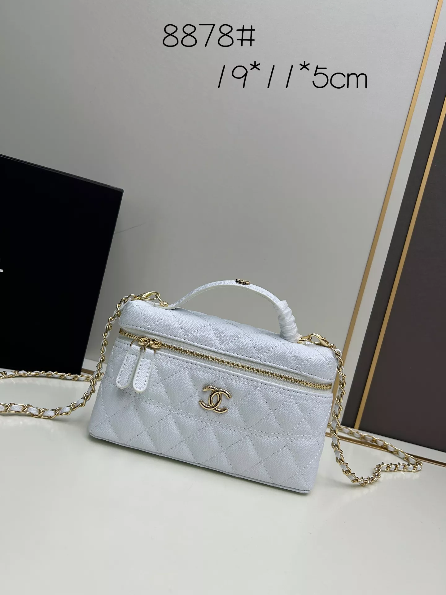 Chanel AAA Quality Messenger Bags For Women Bold 304