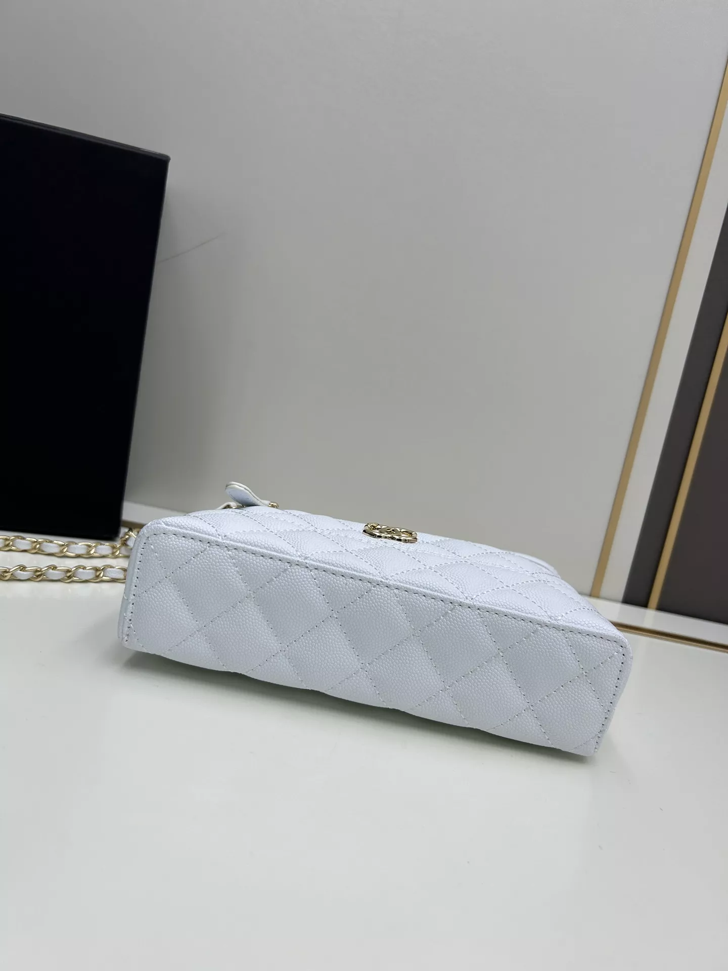 Chanel AAA Quality Messenger Bags For Women Bold 304