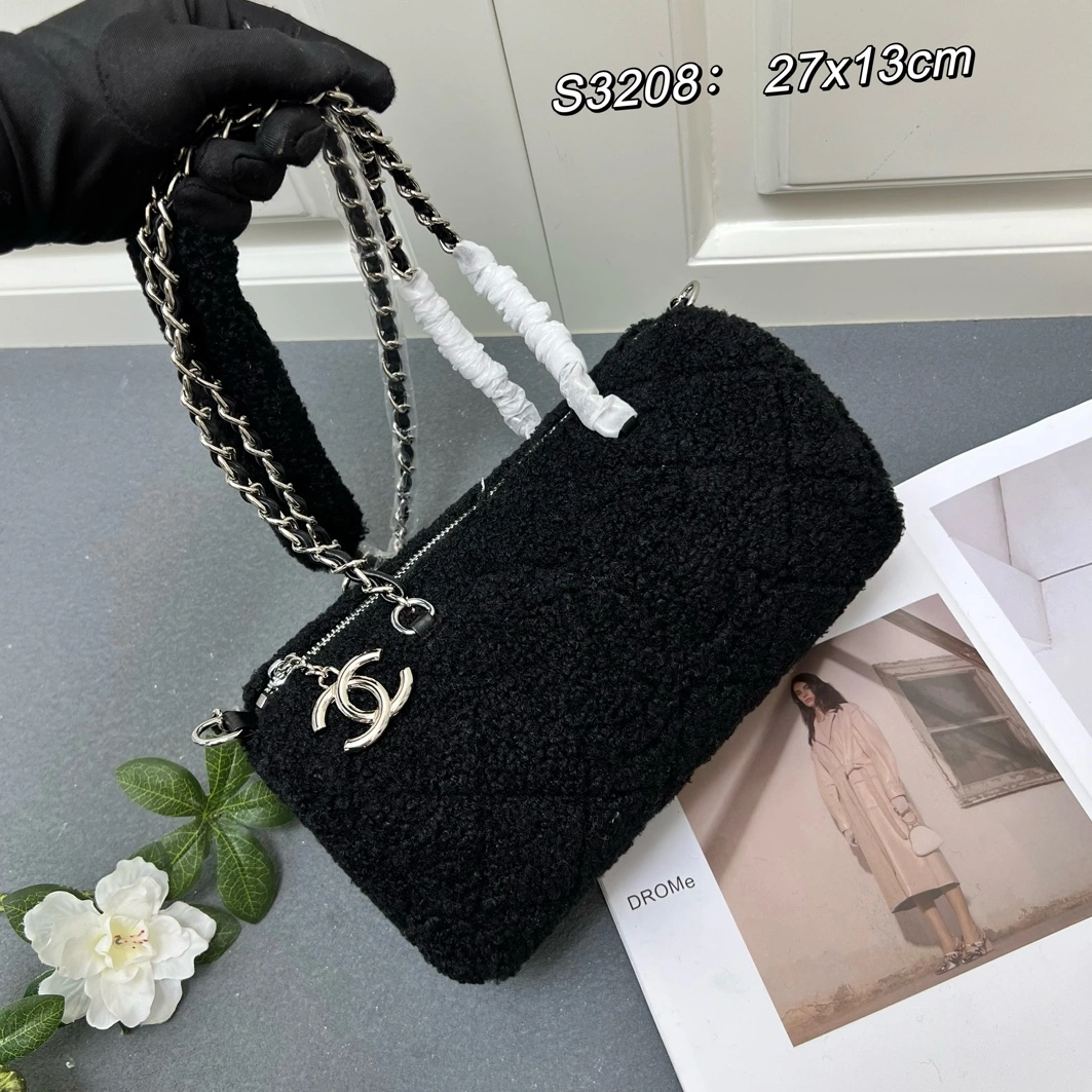 Chanel AAA Quality Messenger Bags For Women Bold 3375