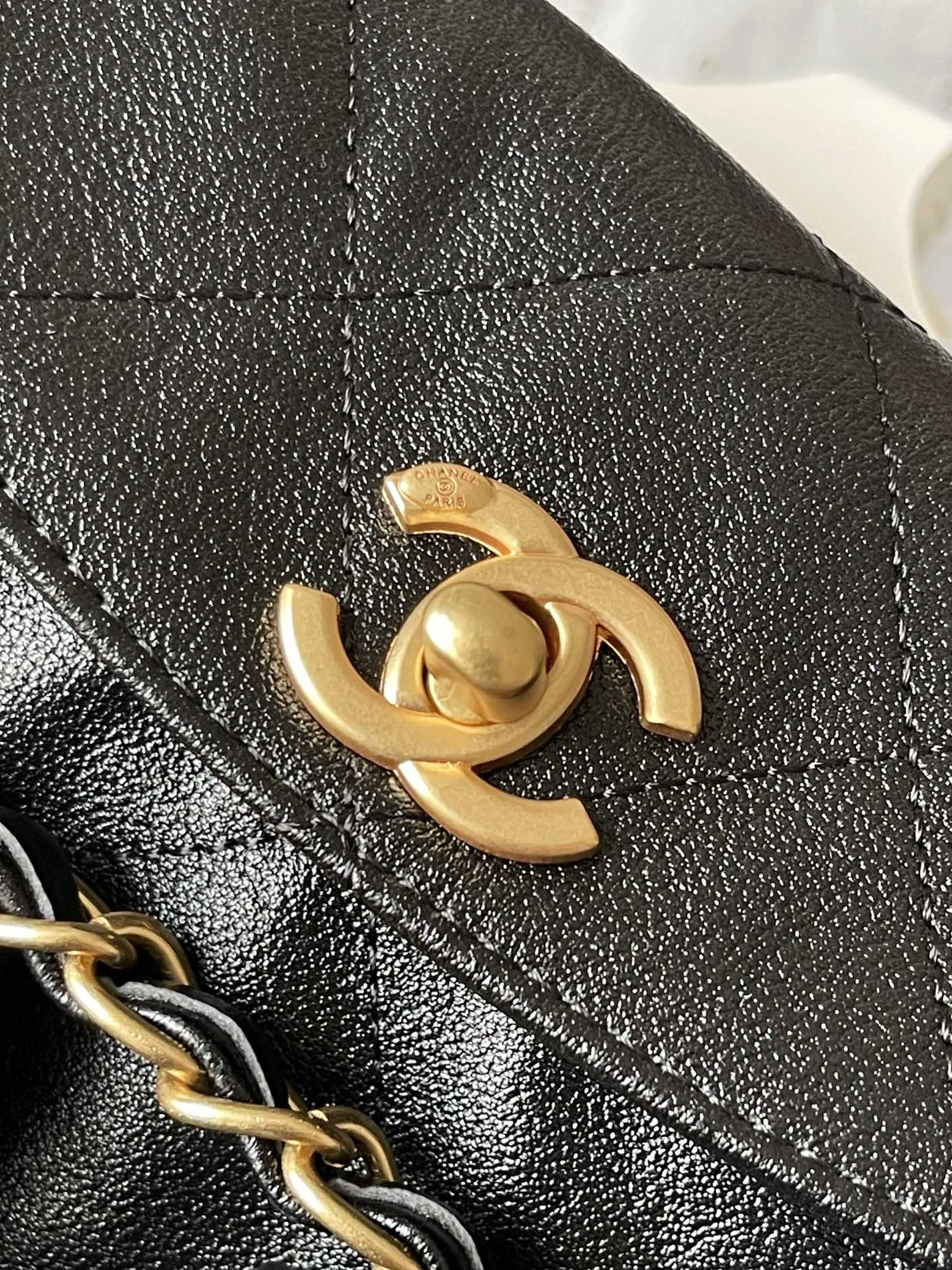 Chanel AAA Quality Messenger Bags For Women Bold 9052