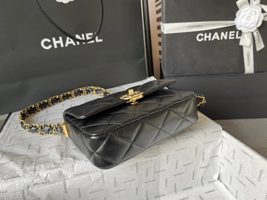 Chanel AAA Quality Messenger Bags For Women Breathable 2071