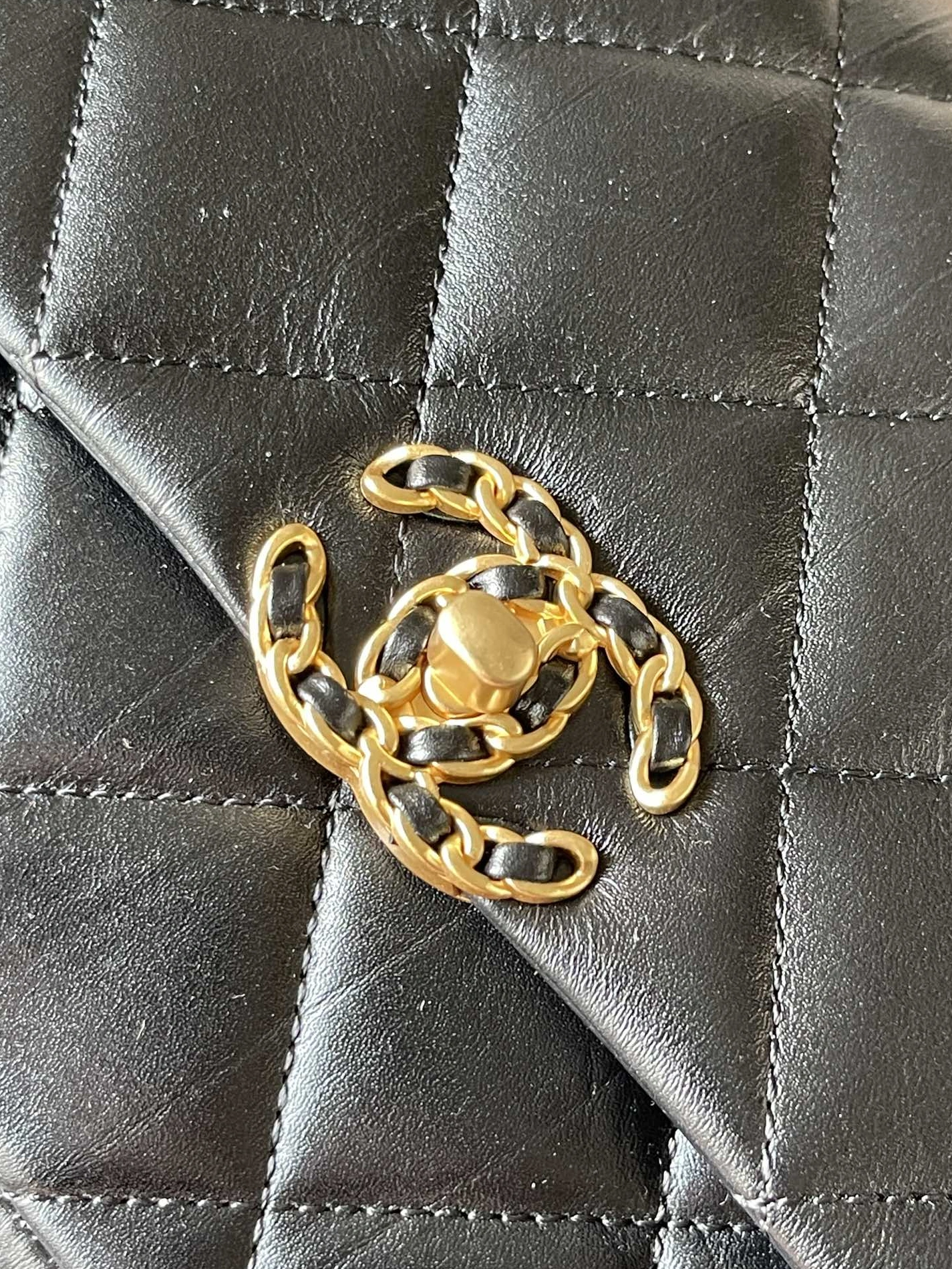Chanel AAA Quality Messenger Bags For Women Breathable 2071