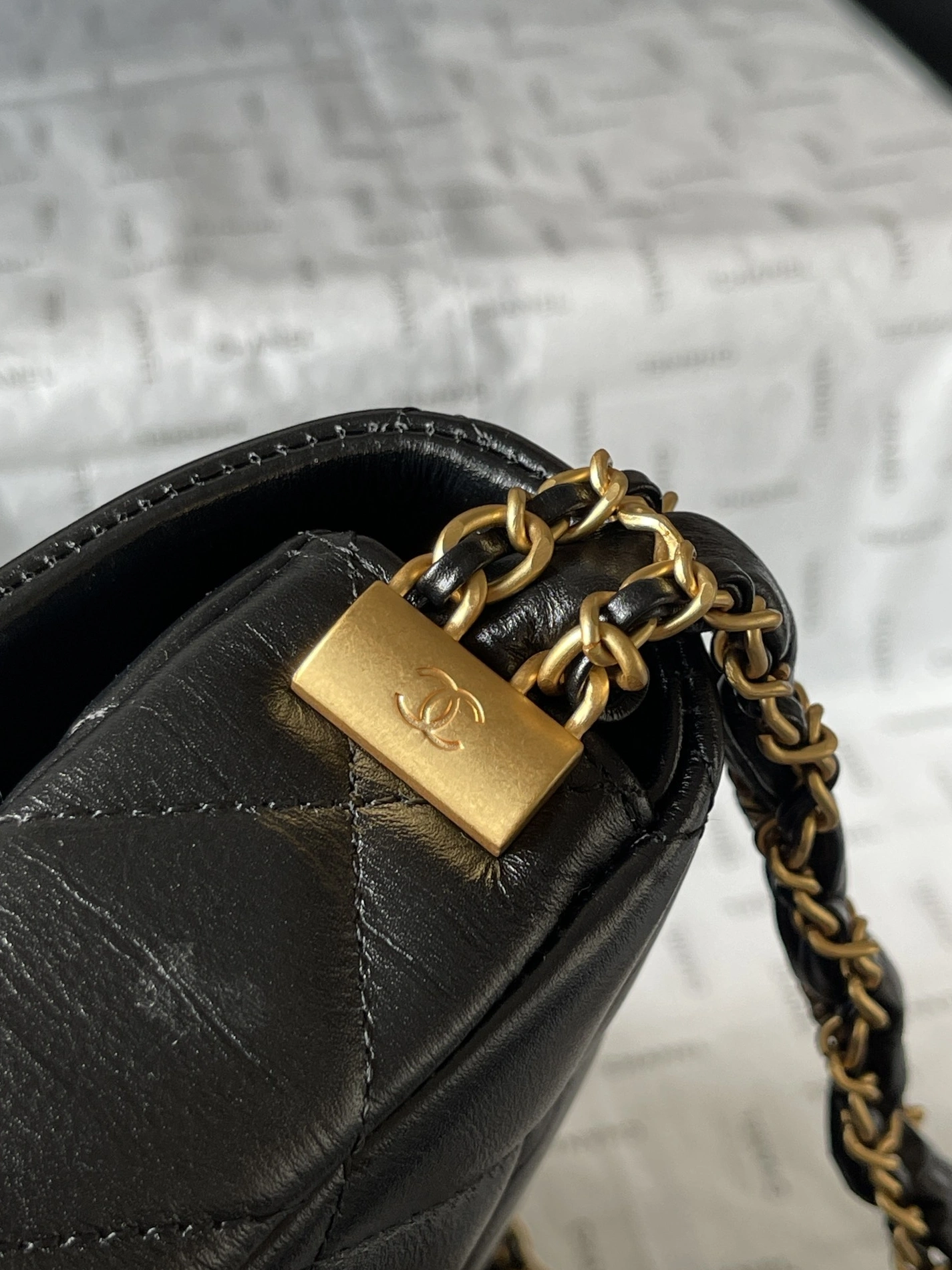 Chanel AAA Quality Messenger Bags For Women Breathable 2071