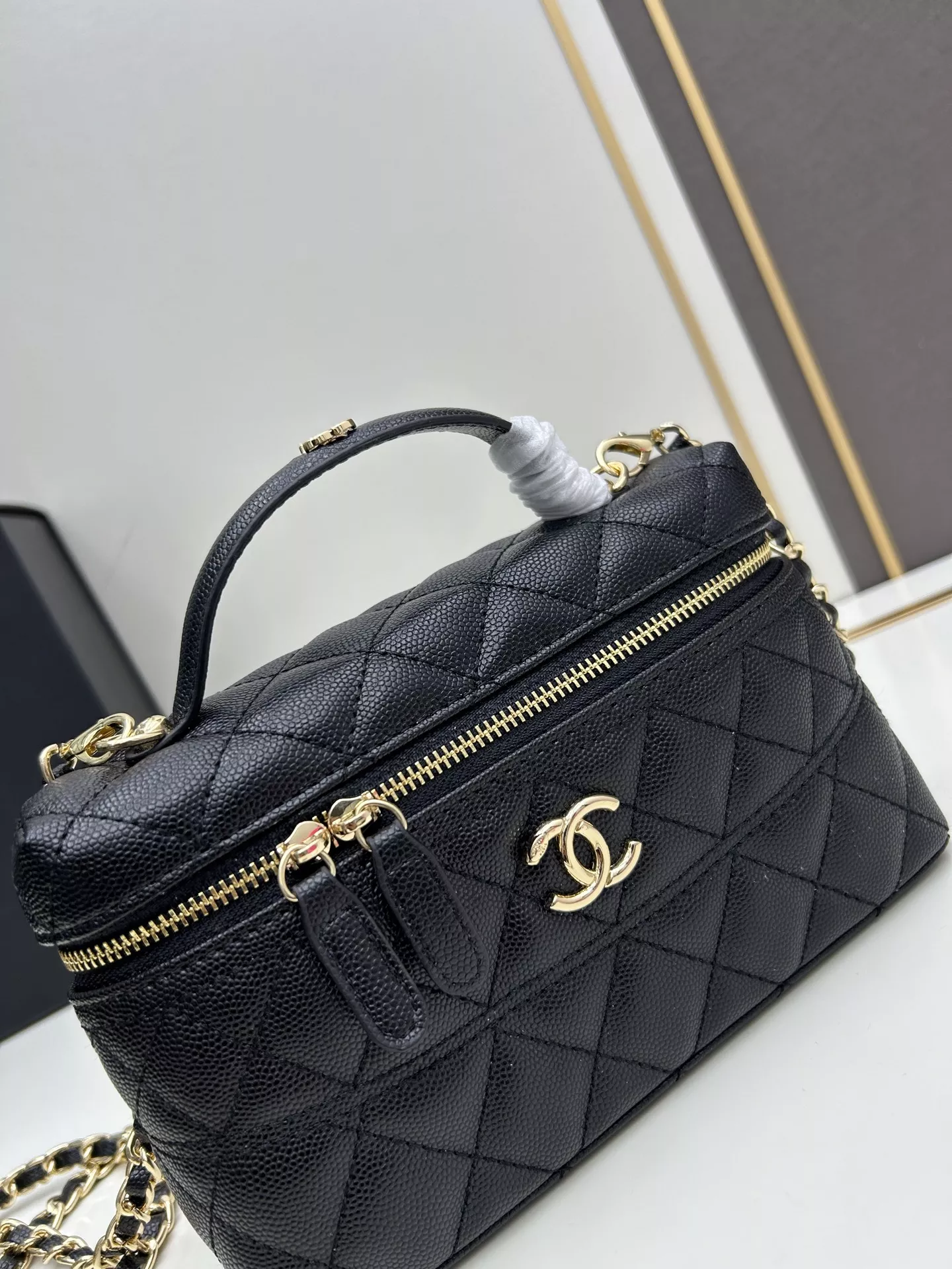 Chanel AAA Quality Messenger Bags For Women Breathable 2113