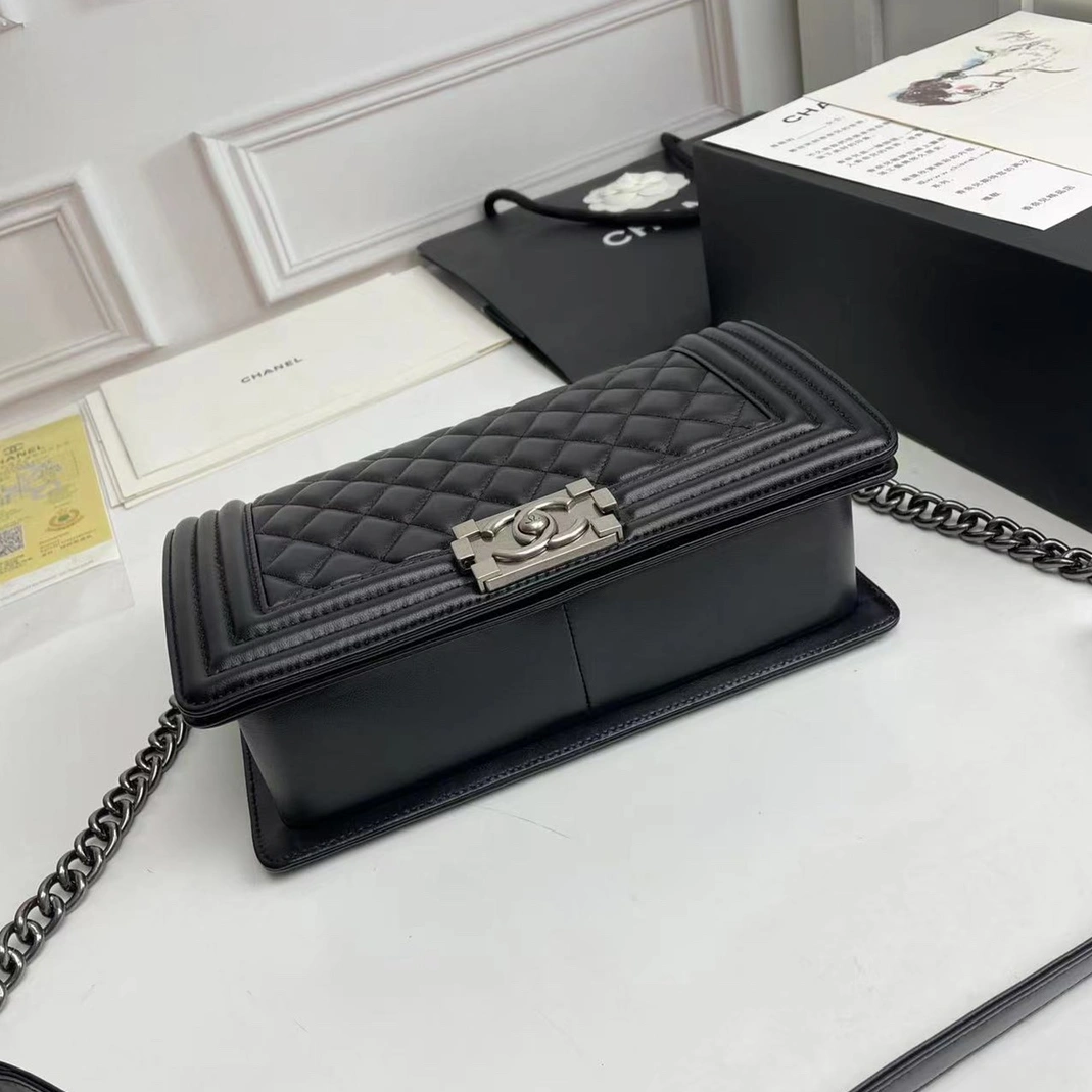 Chanel AAA Quality Messenger Bags For Women Breathable 3896