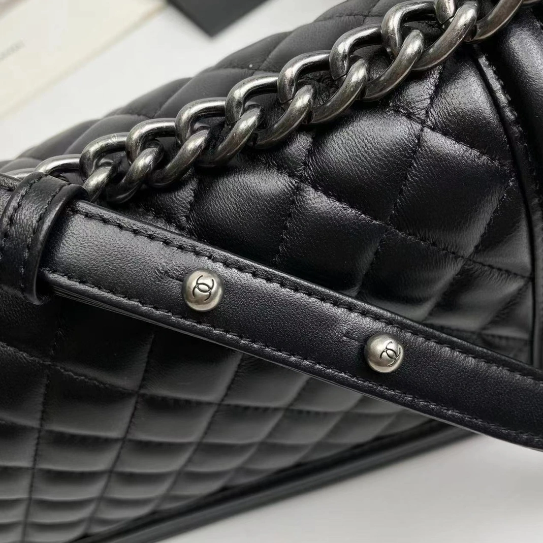 Chanel AAA Quality Messenger Bags For Women Breathable 3896