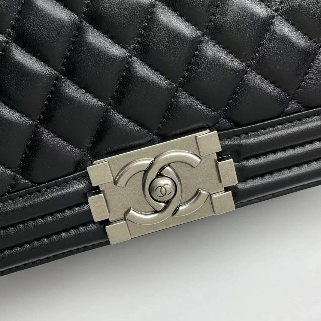 Chanel AAA Quality Messenger Bags For Women Breathable 3896
