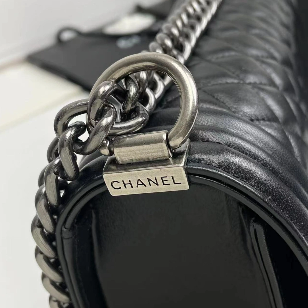 Chanel AAA Quality Messenger Bags For Women Breathable 3896