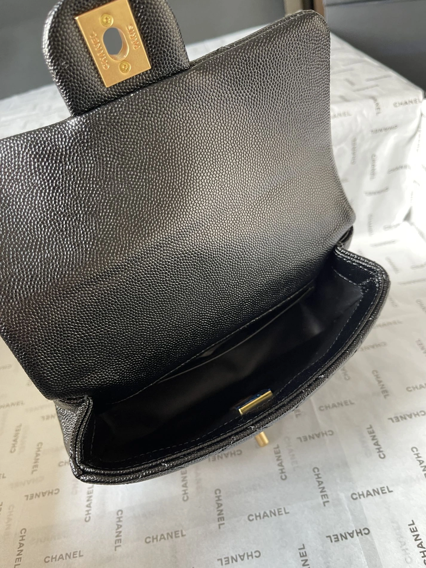 Chanel AAA Quality Messenger Bags For Women Breathable 6906