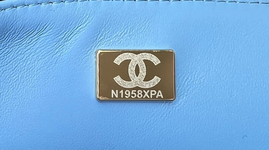 Chanel AAA Quality Messenger Bags For Women Bright 4063