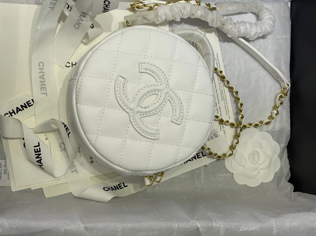 Chanel AAA Quality Messenger Bags For Women Bright 4197