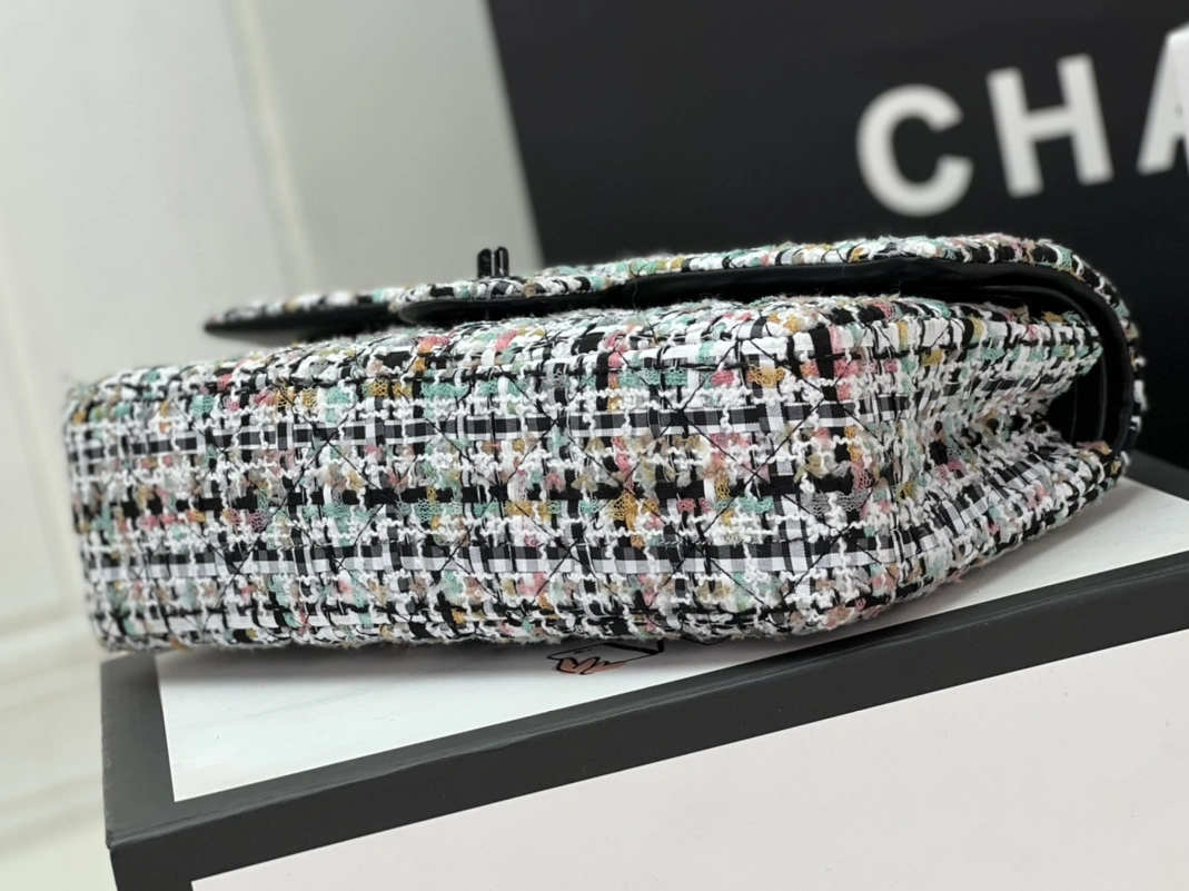 Chanel AAA Quality Messenger Bags For Women Bright 6085
