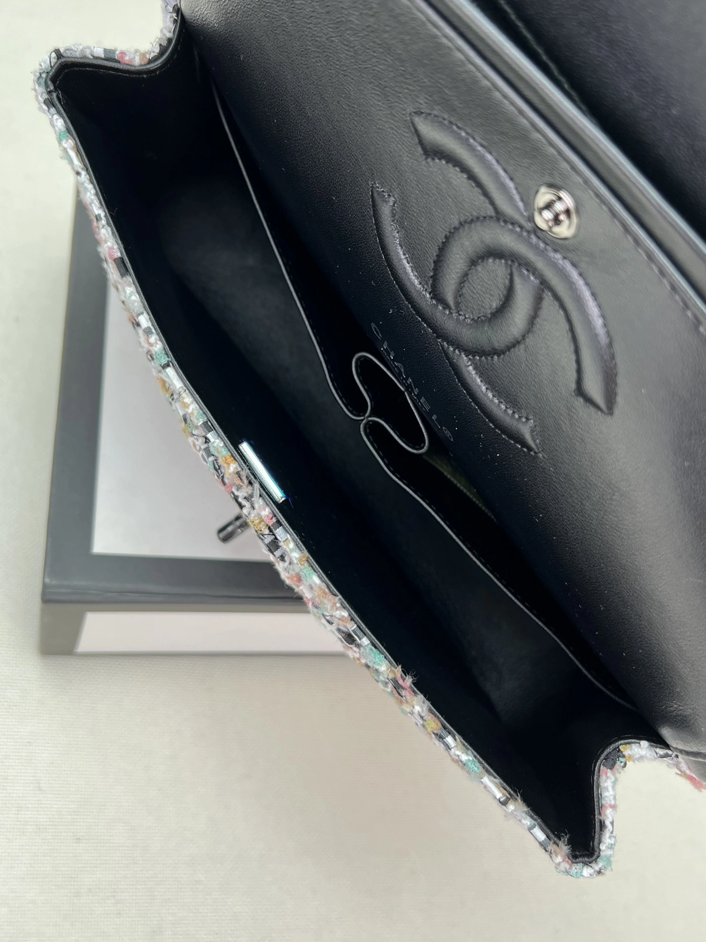 Chanel AAA Quality Messenger Bags For Women Bright 6085