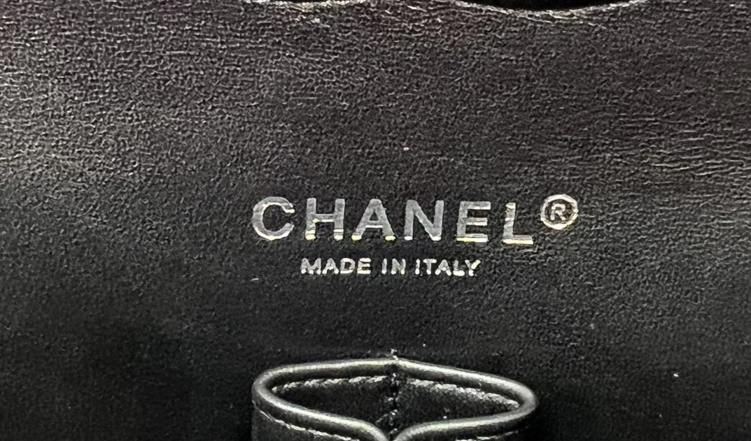 Chanel AAA Quality Messenger Bags For Women Bright 6085