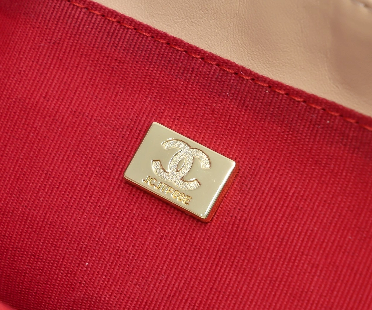 Chanel AAA Quality Messenger Bags For Women Comfortable 1124