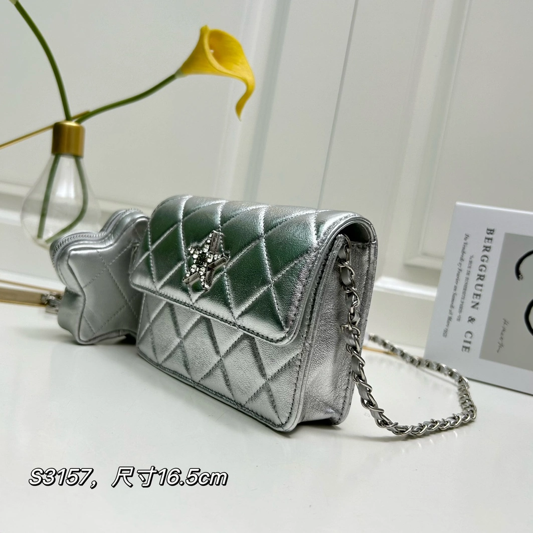 Chanel AAA Quality Messenger Bags For Women Comfortable 3557