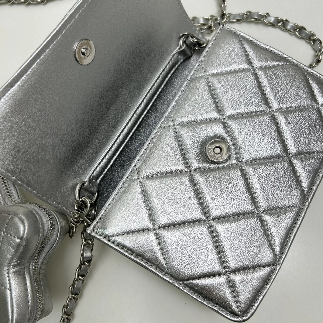 Chanel AAA Quality Messenger Bags For Women Comfortable 3557