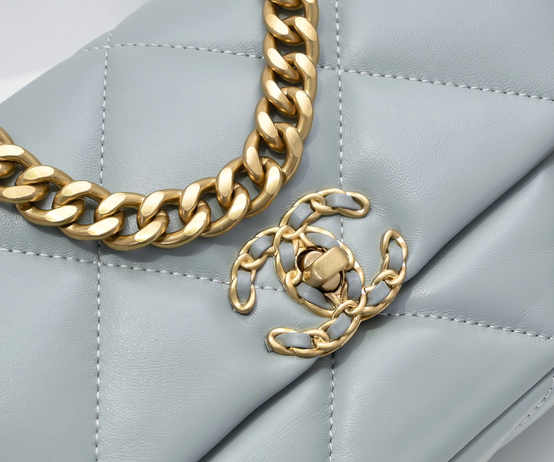 Chanel AAA Quality Messenger Bags For Women Comfortable 7693