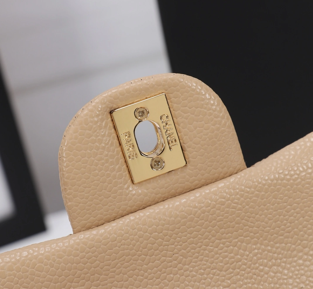 Chanel AAA Quality Messenger Bags For Women Compact 9410
