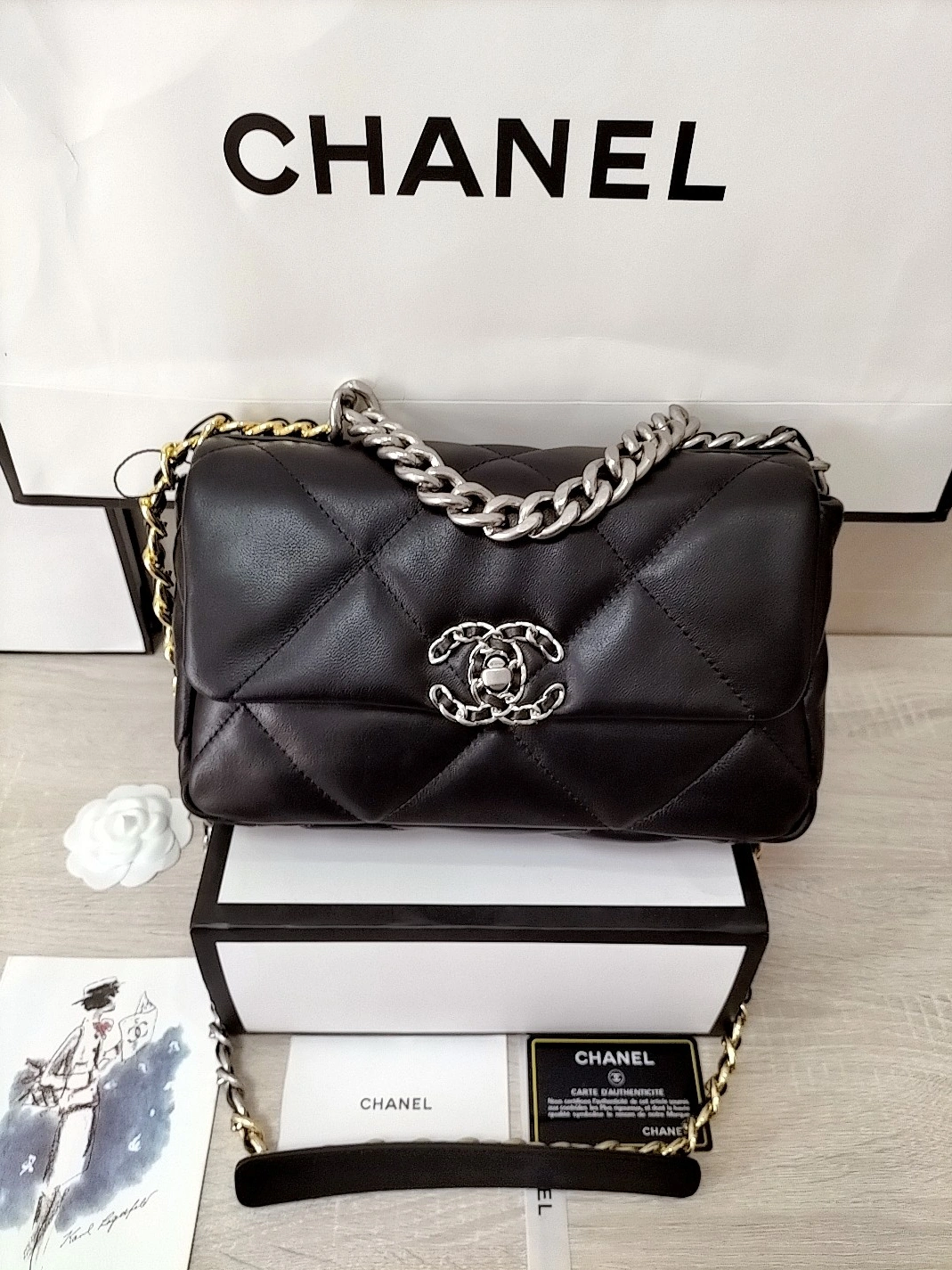 Chanel AAA Quality Messenger Bags For Women Compact 9840