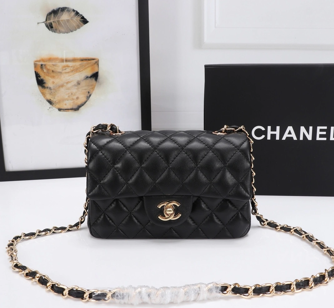 Chanel AAA Quality Messenger Bags For Women Durable 2961