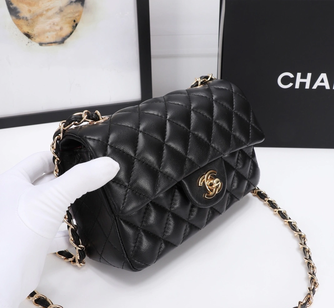 Chanel AAA Quality Messenger Bags For Women Durable 2961