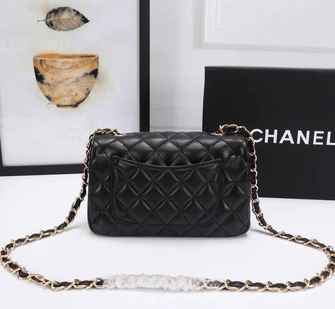 Chanel AAA Quality Messenger Bags For Women Durable 2961