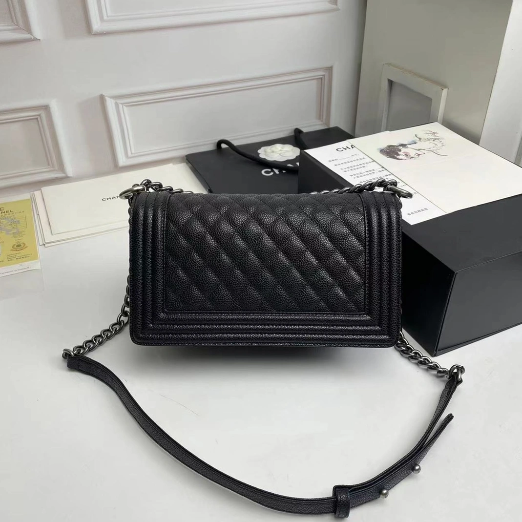 Chanel AAA Quality Messenger Bags For Women Durable 7709